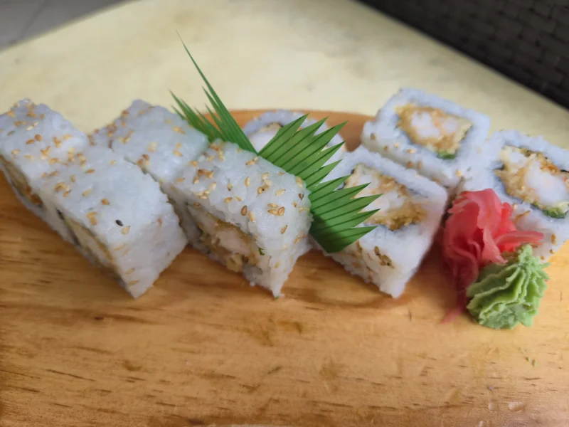 Prawns or Veg Tempura Roll